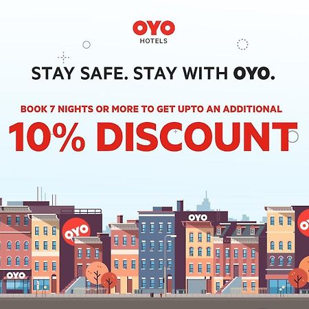 Oyo Hotel Burlington South Екстер'єр фото